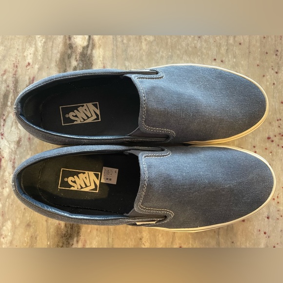 Vans slip on denim size 10 men’s, 11.5 women’s. - Picture 2 of 4